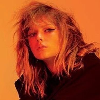 EnchantedMia's profile picture. she/her