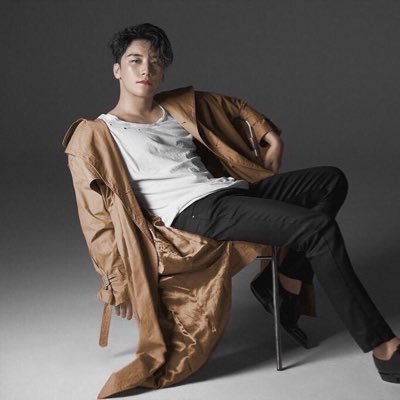 yg_Seungri_12's profile picture. 