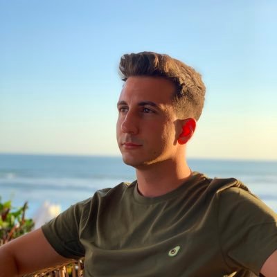 👨‍💻 Lead Software Engineer @carecard_ | 💼 Former tech agency founder | 🧑‍👧‍👦 Dad, husband & product enthusiast