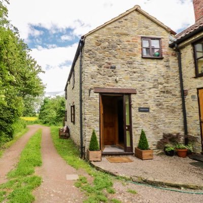 Self catering, 1 bed holiday cottage on Walmore Common in Chaxhill, Gloucestershire.