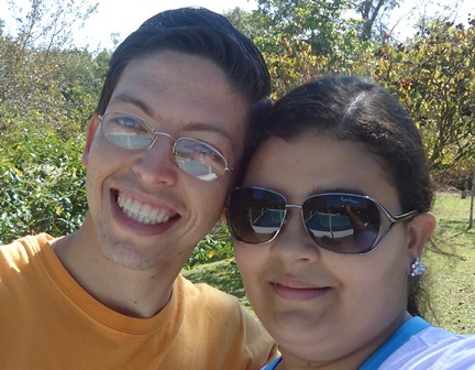 Casado com Érika, pai da Laura, graduado em Sistemas de Informação pelo IFG-de Jataí GO, proprietário da Digicom Informática (Cursos de Inf. e Assist. Técnica).