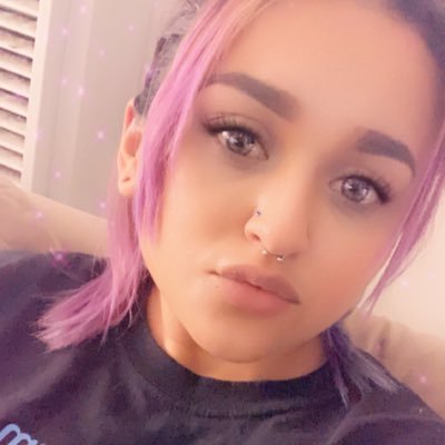 xQUEENx94's profile picture. 