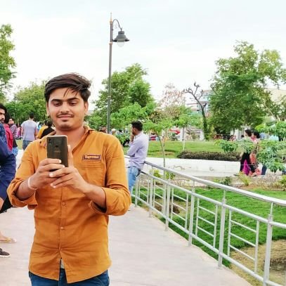 #NewIndia किसान-पुत्र/राष्ट्रभक्त An Engineer by Qualification |Typist Expert | Learner •Hard work is glory •Dreamer ●Digital India