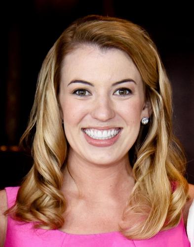 HeatherEwalt's profile picture. PPC manager @delegator; committed to the community @causeway; UT and UNC grad; wife to @ryanewalt and new mom to Ella