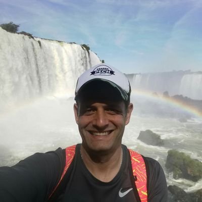 Técnico Nacional de Fútbol
Boca e Independiente Dolores
Corredor
Maratonista...de series.
No me gustan los grises