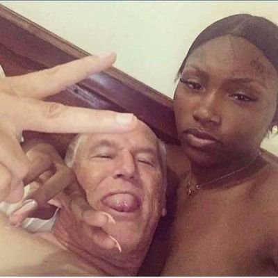 Yung_Shrimp_god's profile picture. 