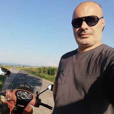 Noteamplayer's profile picture. Follow the Yellow Brick Road ... some things never change