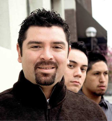El grupo Elim Los Angeles  o ELA como se le conoce estos días, es un grupo de música AyA contemporánea fundado por @leofuentes76.