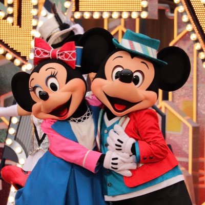 きよみん V Twitter パーティグラやっぱり最高 ミッキー後ろ姿もイケメン ドナは可愛いし 次な抽選当たるといいなぁ レッツパーティグラ 東京ディズニーランド ミッキーイケメン