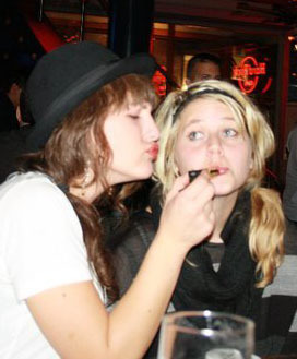 pmoths's profile picture. living the life, work grapich designer. GREAT!