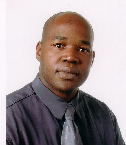 Observateur de la vie politique centrafricaine en particulier et de la CEEAC en général.