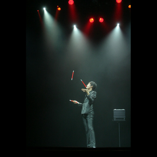 YoKato1986's profile picture. Magician (FISM World Champion Manipulation 2009) / Researcher (The University of Tokyo ~~ RIKEN) / Engineer (X-ray spectroscopy) / https://t.co/9BONjP3k7q