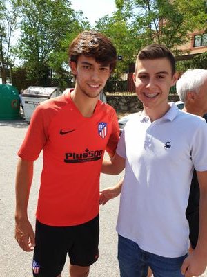 Respetar a todo el mundo y Amar el Futsal y Club Atlético de Madrid.