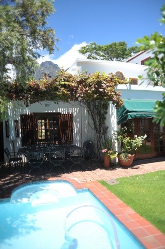 The Bayleaf Guesthouse is a gorgeous villa one minute from Camps Bay Beach, situated in the beautiful city of Cape Town. Come visit us to find out more!
