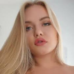 lauraroux18's profile picture. 