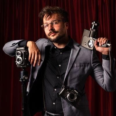 -Freelance Photographer for hire-
Account dedicated to photojournalistic approaches to activism.
instagram: a_tireless_raconteur