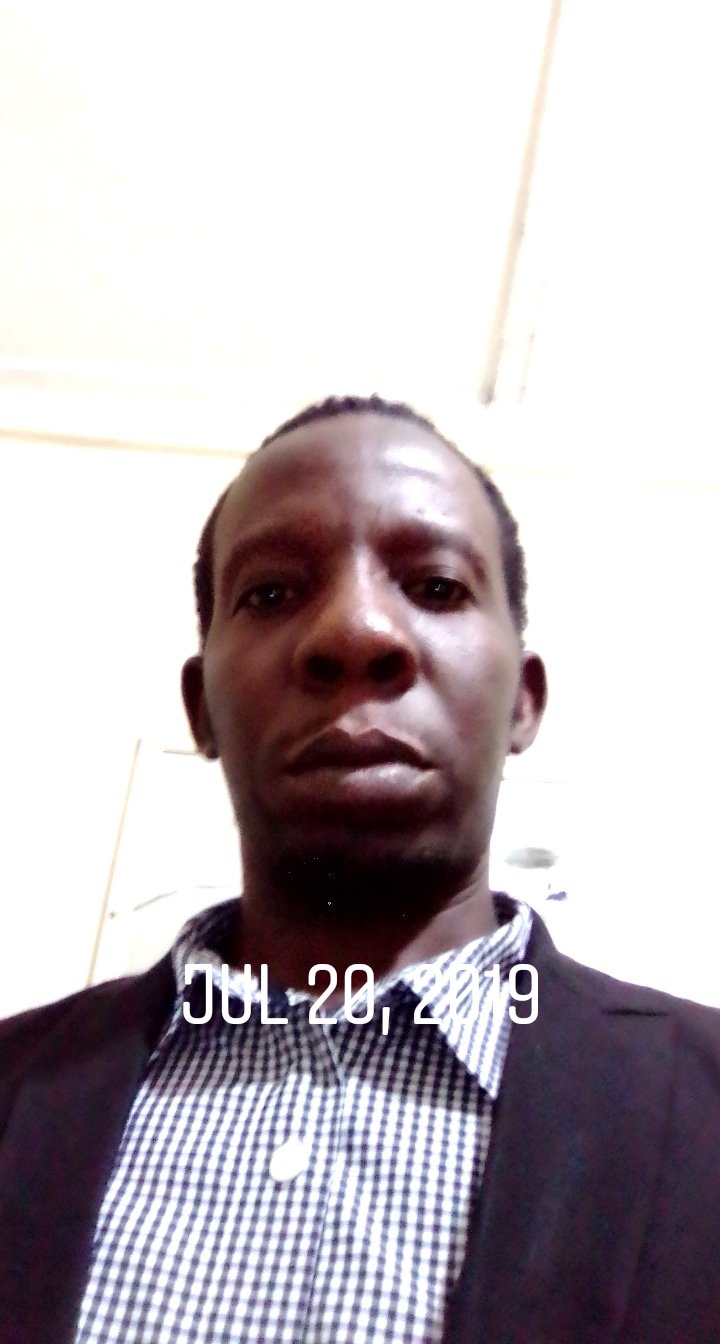 Simeon31422034's profile picture. 