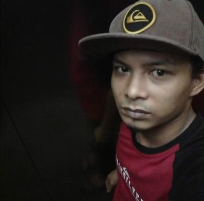 mencintai seseorang