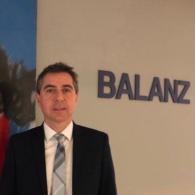 pablocastagna@hotmail.com Director en Balanz Hincha de Vélez