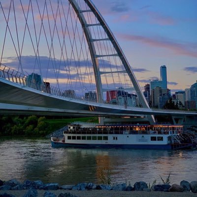 Located in the heart of Edmonton on the North Saskatchewan River, providing a unique onboard cruising experience ⚓️