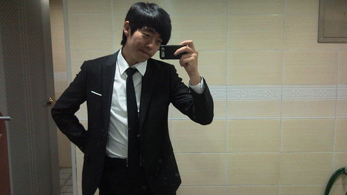 고민수 입니다.
Hello, welcome to that come to play to my twitter. Live in Korea and is an university student.

欢迎光临 这是 高旻秀的 twt^^
我是 今年 大二。 我的 twt 慢慢 看看吧 ~