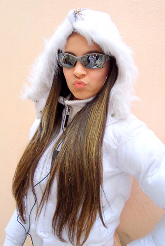 lanaconcelos's profile picture. ...E que fique muito mal explicado.
Não faço força para ser entendida.
Quem faz sentido é soldado...