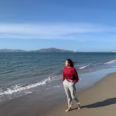 Me encanta viajar ✈️, amo la vida ❤️. Me gusta compartir experiencias 😸. Desarrollo aplicaciones móviles 🍎 👩🏻💻.
