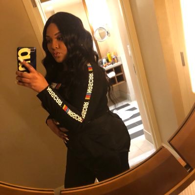 ____CaliPINK's profile picture. One week they love you. Next week they hate you. Both weeks I got paid.