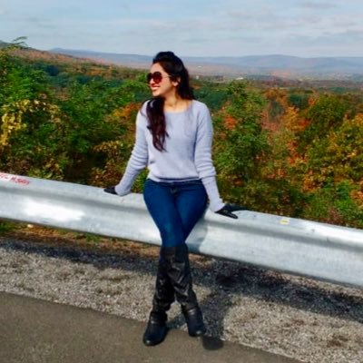 #Marketing Geek. #Writer. Artist. Love penning down my thoughts or dyeing an impression of my mind onto a bare canvas. ~ Believe. Travel. Dream on. ~