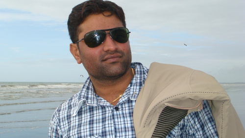 Cool guy with intrest in Politics, Cricket and Cinema....love to watch all celebrity interviews....
