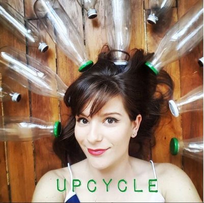 girl_go_green's profile picture. J'essaie de parler avec humour d'effondrement...c'est pas facile. 
#zerowaste #minimalisme #slowlife #engagement #ecologie
