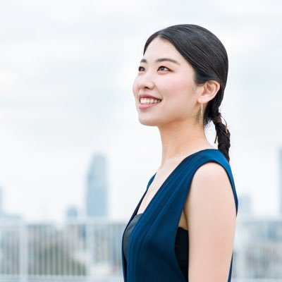 作曲家、ピアニスト、海藻姉妹のめかぶです。 作曲、編曲、演奏等のお問い合わせは→saki.music25@gmail.com YouTube→ https://t.co/wUw4Eqjf9G