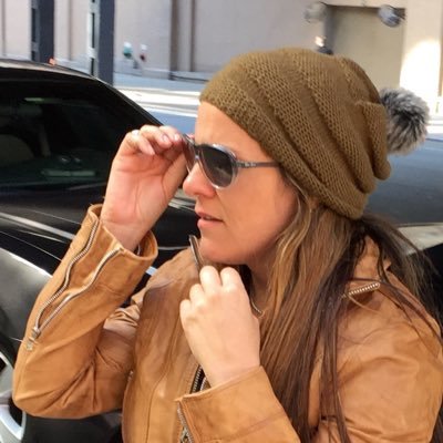 dicarliz's profile picture. 