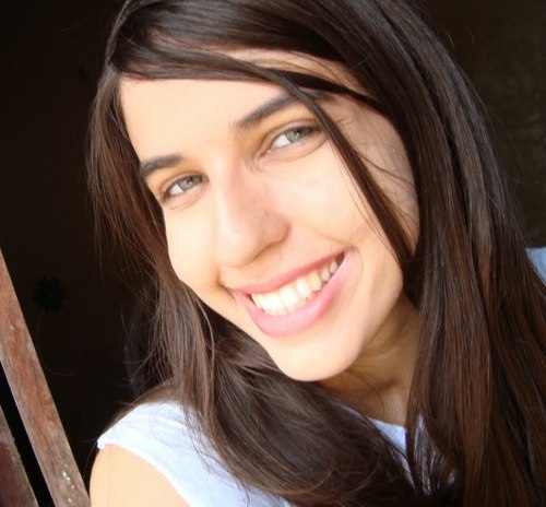 Aninhakakah's profile picture. Meu caminho é cada manhã
Não procure saber onde estou
Meu destino não é de ninguém
E eu não deixo meus passos no chão
Não procure saber onde estou..(8)