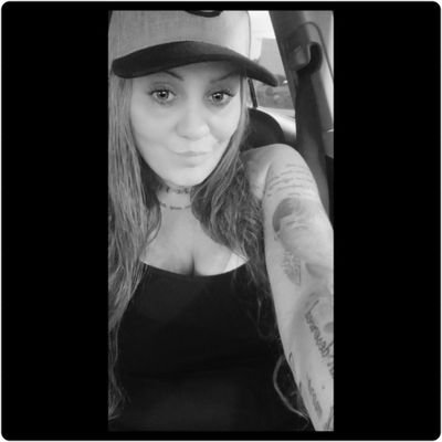 neeetab's profile picture. 🎧 raised kinda rite...by da street lights 💡 pumpn old school RnB / Hip Hop beats 🎧  
💯 IM 1 OF A KIND 💯 GOLD!  NOT GOLD PLATED 💯 #u_cant_do_it_like_me