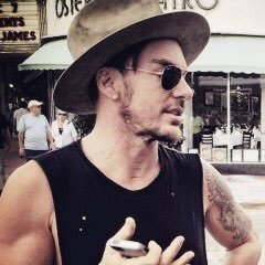 — News, photos, videos and many more of the talented drummer of Thirty Seconds to Mars, Shannon Leto. | FAN ACCOUNT