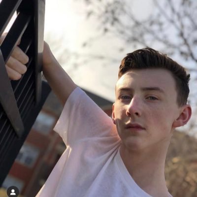 elyup2's profile picture. 