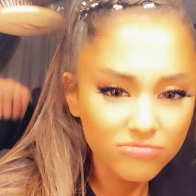youtubers, artists, songwriters, singers, bands, friends, strangers.. i stan them all