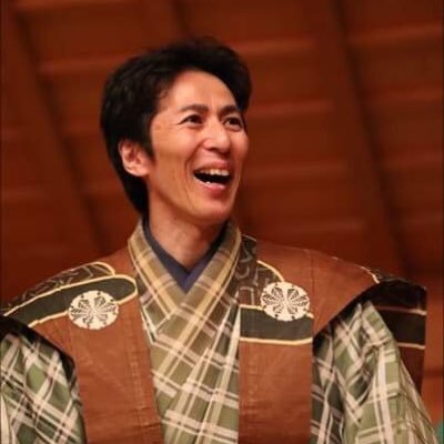 俳優・声優 舞台「酒林堂八雲」・Netflixアニメ「恐竜少女ガウ子」R3先生・外画「イーダと動物たちの魔法学園」モーティマーモリソン・オーディブル「ありえない仕事術」/日本酒をこよなく愛する役者兼何でも屋 和綴じ・音響編集・映像編集・チラシ作成・小道具作成etc…