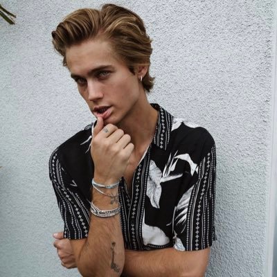 lost and confused. |rp|18+|bisexual| justin.