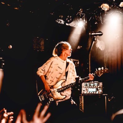 青はるまき(Ba) @ao_Harumaki Seagull(Ba) @Seagull16g mogro(Gt) @mogro_band Lycoris (Gt) @Lycoris0820 instagram→ https://t.co/ifHdQ0XrKl