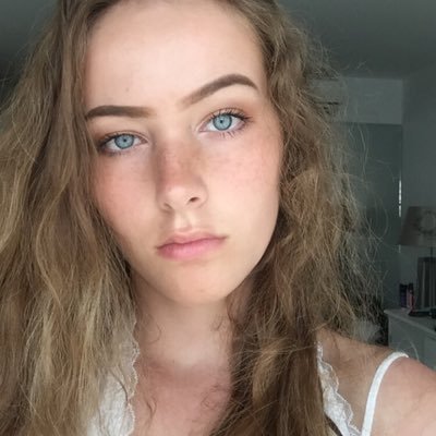 lily_halward's profile picture. • musical theatre • university of chichester •
