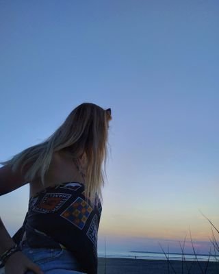 uneblondeabcn's profile picture. Déléguée consulaire de la 5e circonscription des français de l’étranger