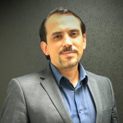 Especialista em saúde digital e gestão em saúde pelas UFG, FGV e HCFM-USP, é executivo de negócios e professor universitário, trabalha por uma saúde melhor.