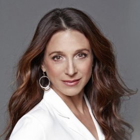 Marin Hinkle Profile