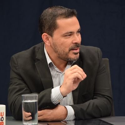 Licenciado CC Jurídicas | RRII - Docente - Formador Político Electoral - Especialista en transparencia y Gobierno abierto | Jucuapa | Opiniones personales.