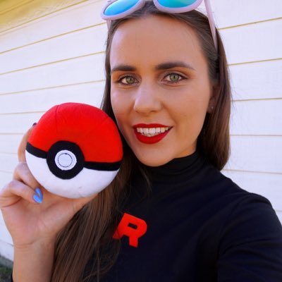 YouTuber. Gamer. Pokémon trainer from Australia! ❤️🎮 Business inquiries: zoetwodots@hotmail.com