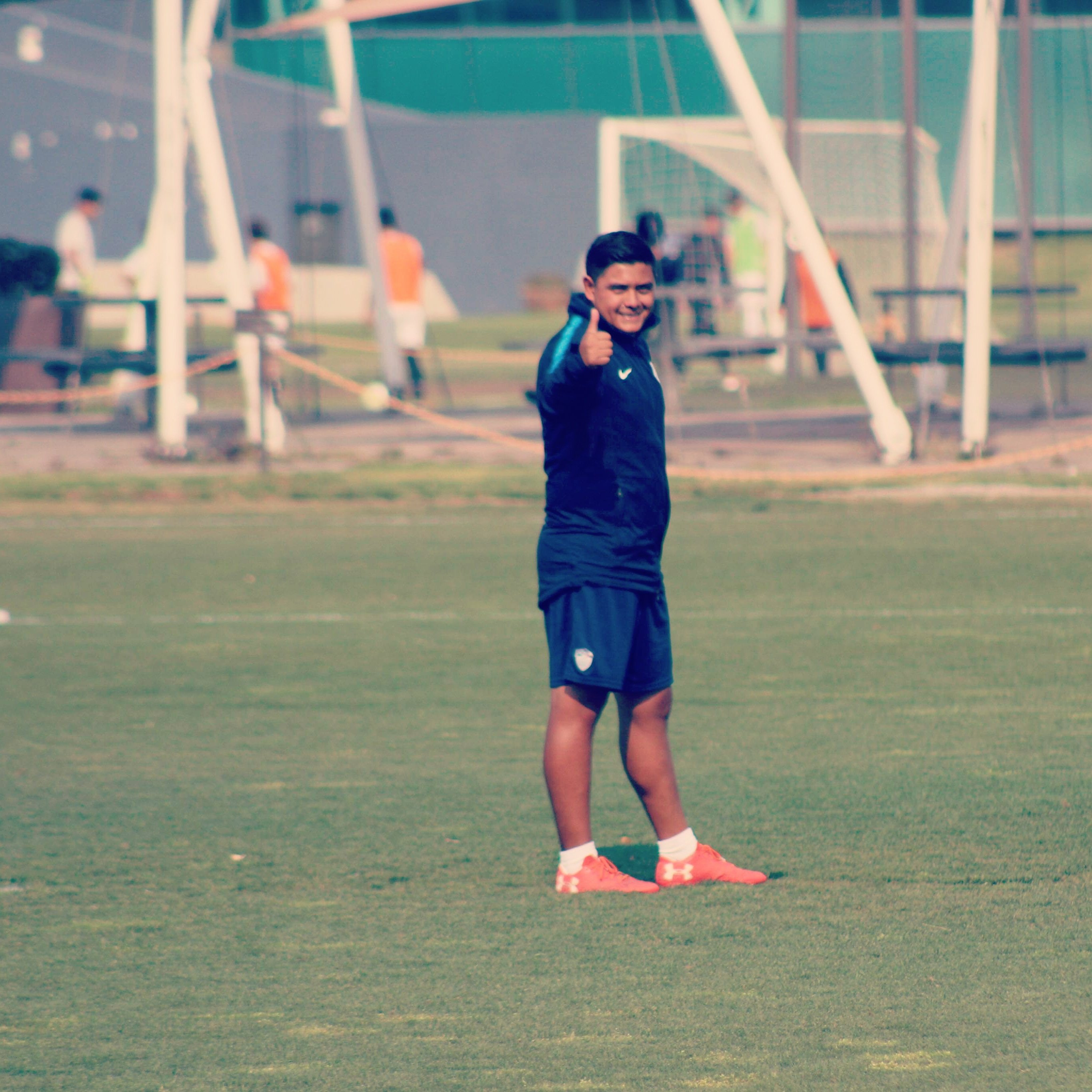 Soy psicólogo y entrenador de arqueros en la universidad del fútbol, en Pachuca de Soto Hidalgo. Me encanta leer y escuchar musica.