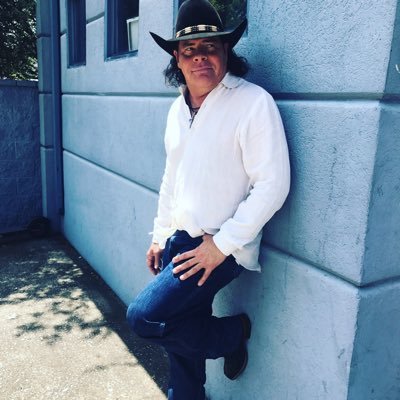 Country Musician & #GoodBarAttender - New Album