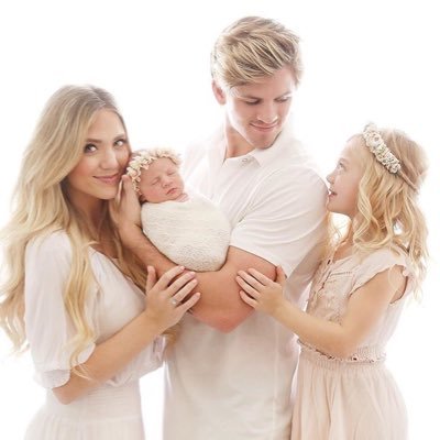 FamsLabrant's profile picture. I love the Labrant Fam💘 This is a backup acc..........My main is @FamLabrant Sav followed